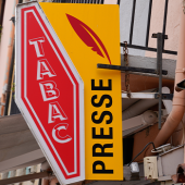 Les buralistes sont présentés comme le "premier réseau de commerces de proximité" en France. Crédit : OcéeanProd/AdobeStock