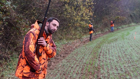 Adoptez les bons gestes pour chasser en toute sécurité. Crédit D-Gest/FNC